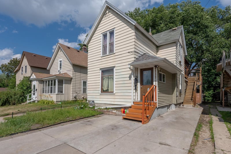 2115 5th St NE, Minneapolis, MN 55418