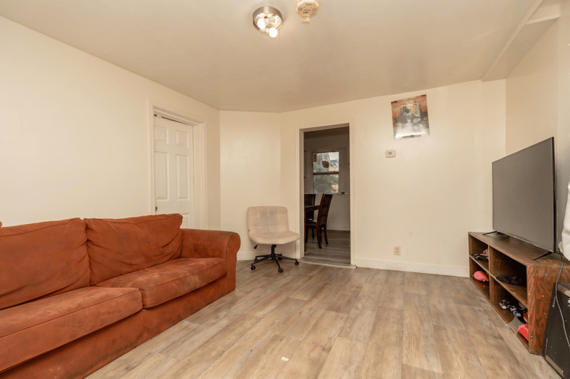 2115 5th St NE, Minneapolis, MN 55418