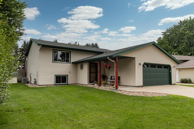 824 26th St SE, Rochester, MN 55904