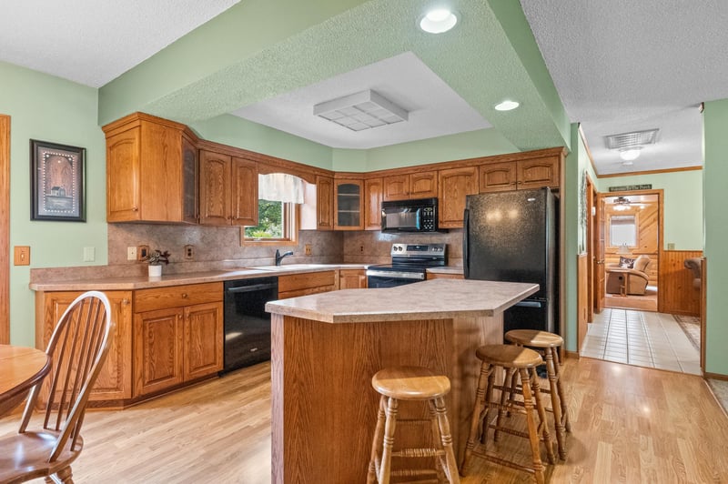 3509 W Lake Jessie Dr SE, Alexandria, MN 56308