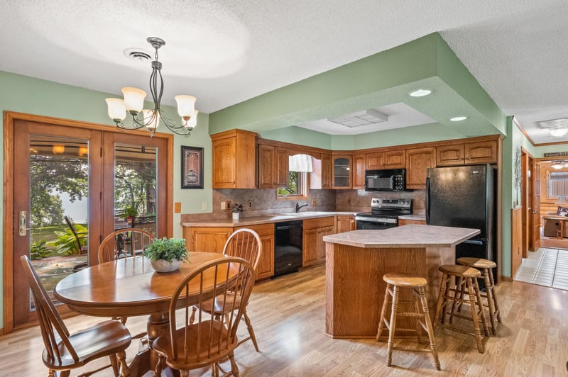 3509 W Lake Jessie Dr SE, Alexandria, MN 56308