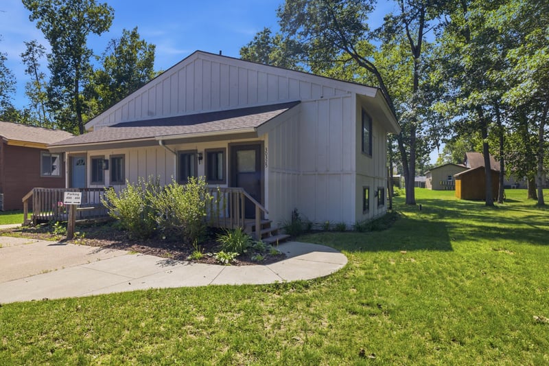 30325 N Pinewood Dr, Pequot Lakes, MN 56472