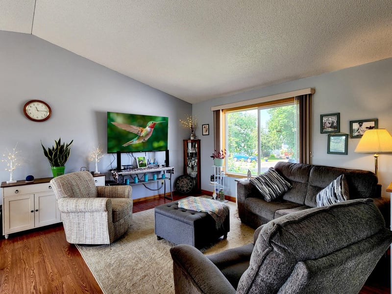 535 Morningside Ave, Paynesville, MN 56362