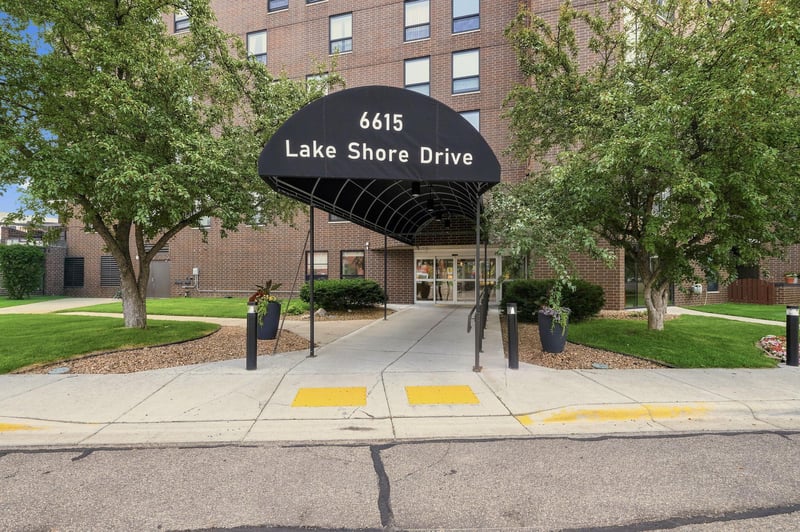 6615 Lake Shore Dr S #405, Richfield, MN 55423