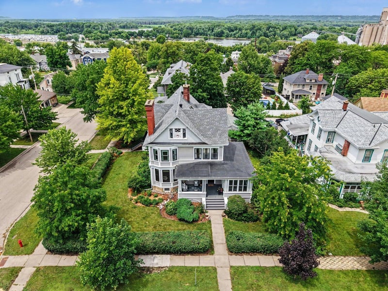 1024 W 4th St, Red Wing, MN 55066