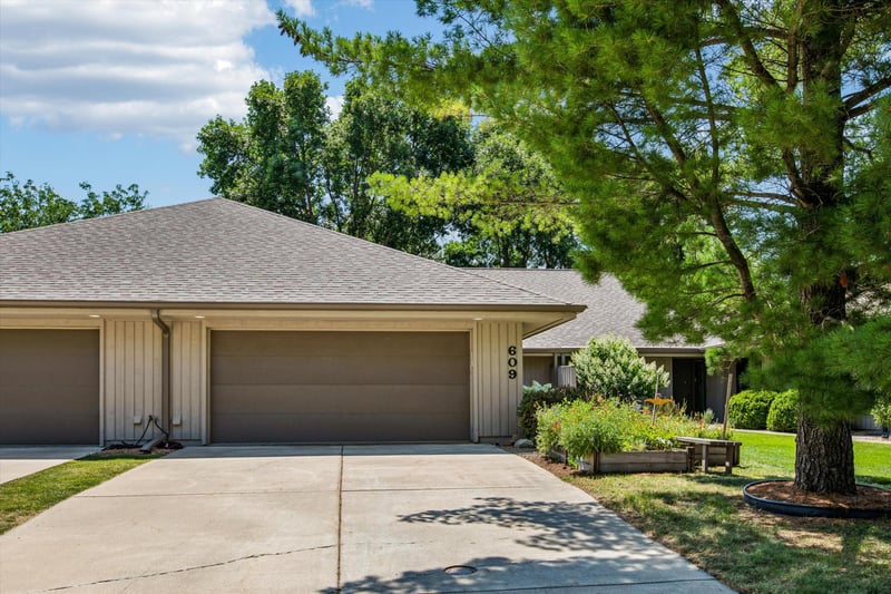 609 Meldahl Ln, Northfield, MN 55057