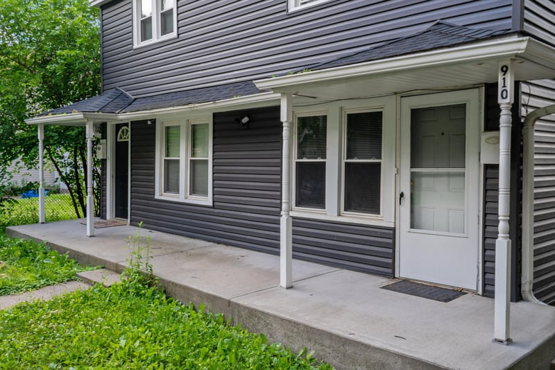 910 Wilson Ave, Saint Paul, MN 55106