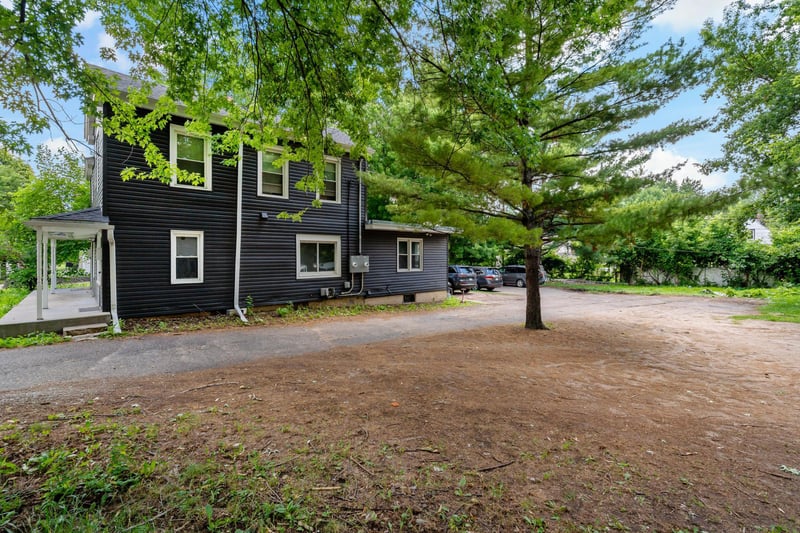 910 Wilson Ave, Saint Paul, MN 55106