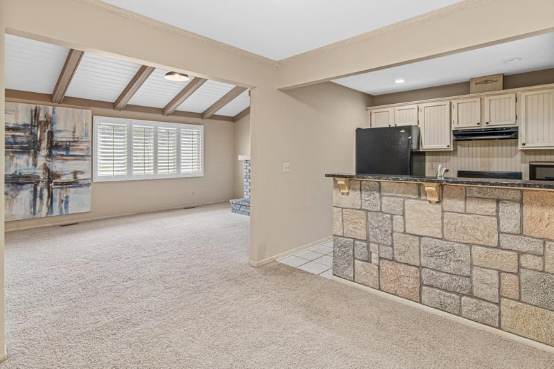 3459 Highlander Dr, Eagan, MN 55122
