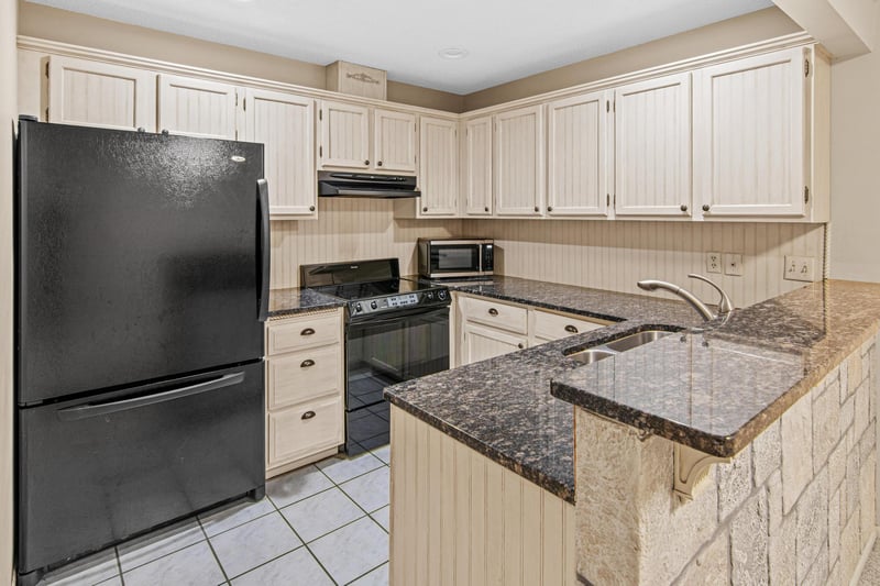 3459 Highlander Dr, Eagan, MN 55122