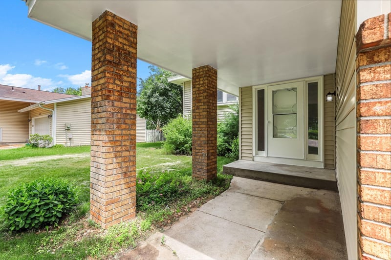 643 121st Ln NW, Coon Rapids, MN 55448