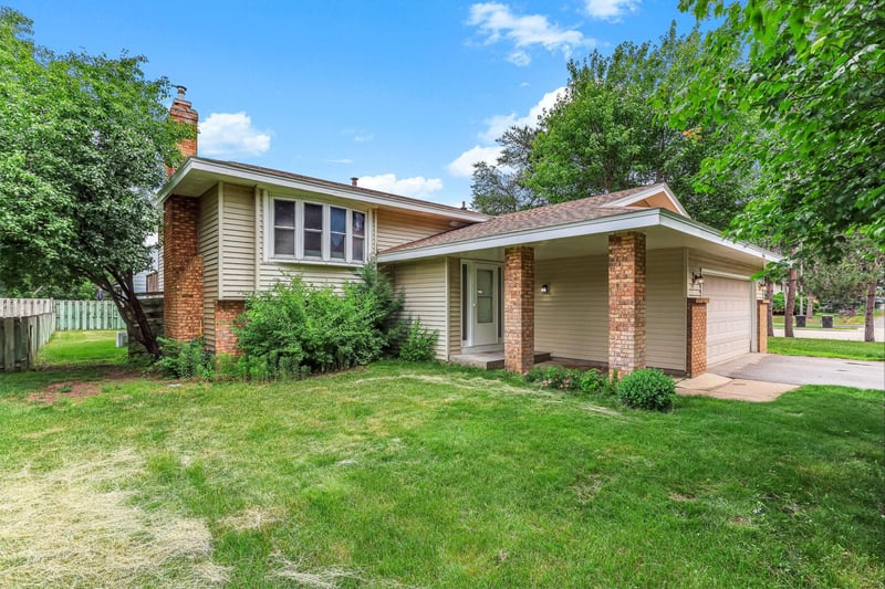 643 121st Ln NW, Coon Rapids, MN 55448