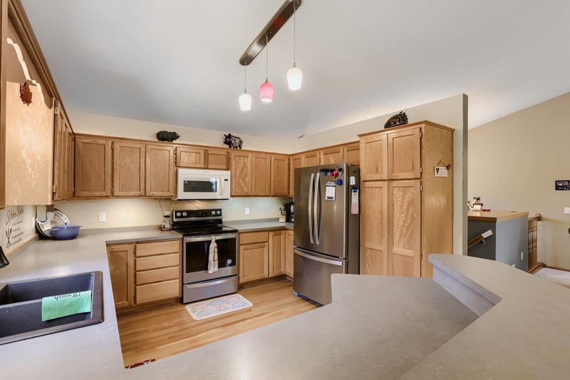 7944 Highland Dr, Lino Lakes, MN 55014