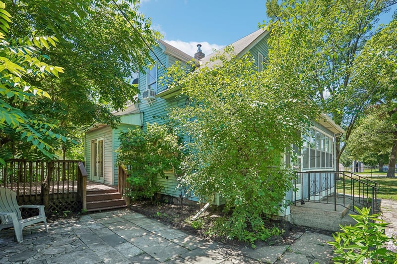 550 Saint Clair Ave, Saint Paul, MN 55102