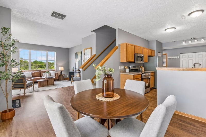 1020 Princeton Ave, Shakopee, MN 55379