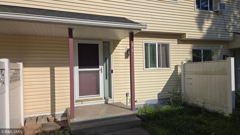 341 Winifred St E, Saint Paul, MN 55107