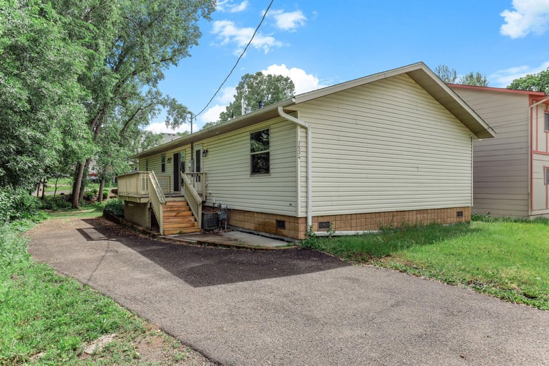 1534 Larpenteur Ave E, Saint Paul, MN 55109