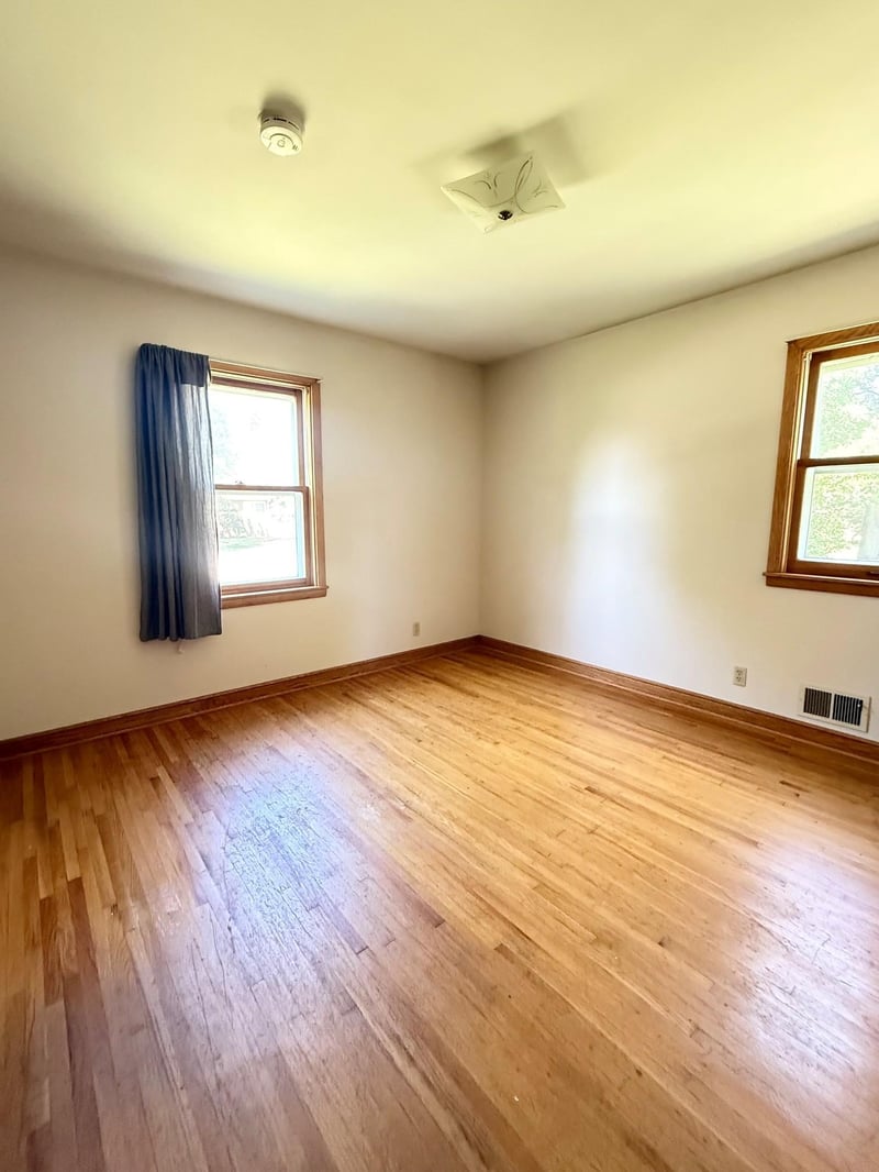 615 2nd Ave NW, New Brighton, MN 55112