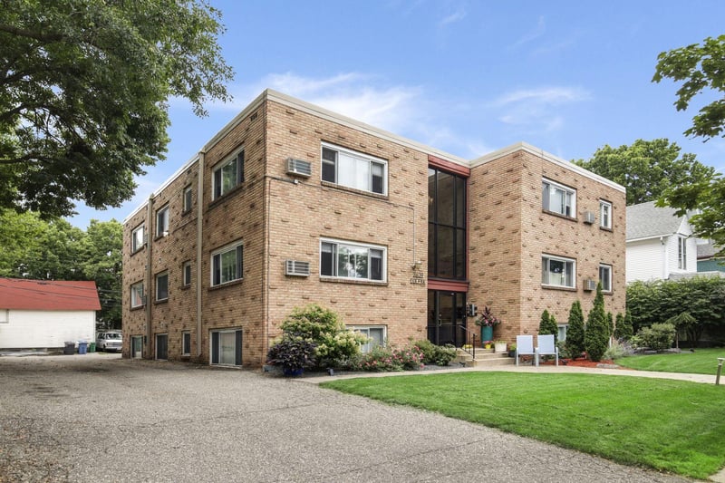 2639 Colfax Ave S #104, Minneapolis, MN 55408