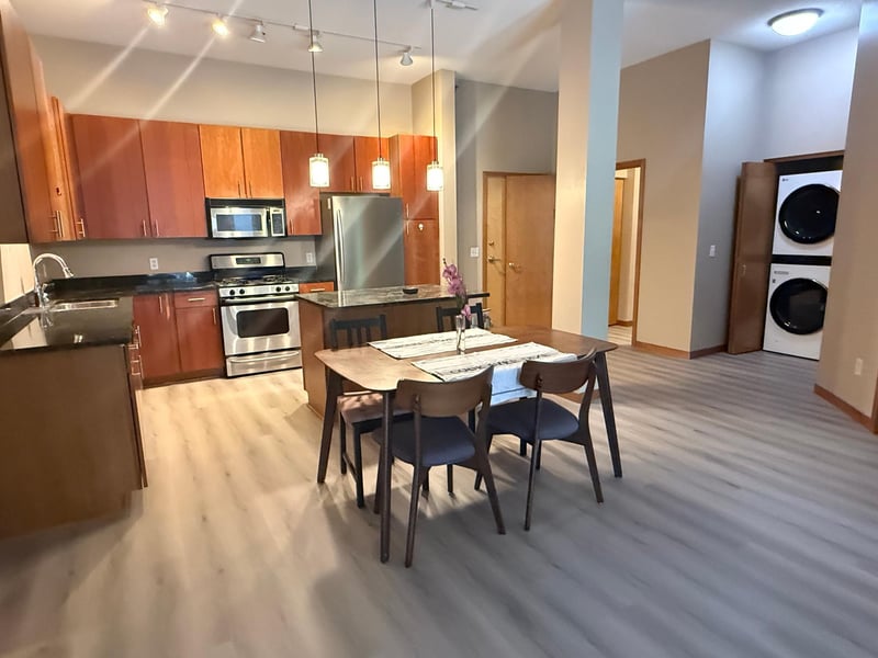 2650 University Ave W #104, Saint Paul, MN 55114