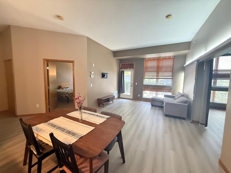 2650 University Ave W #104, Saint Paul, MN 55114