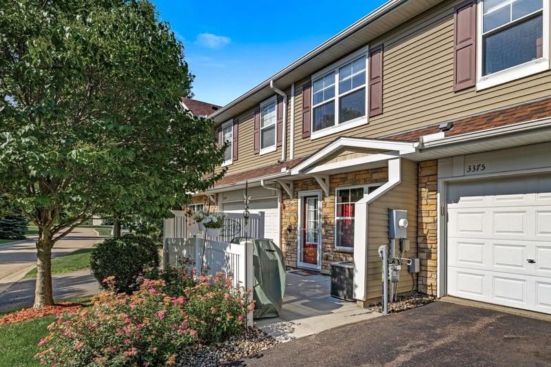 3375 Maureen Ln, Stillwater, MN 55082