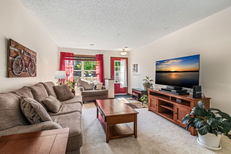 3375 Maureen Ln, Stillwater, MN 55082