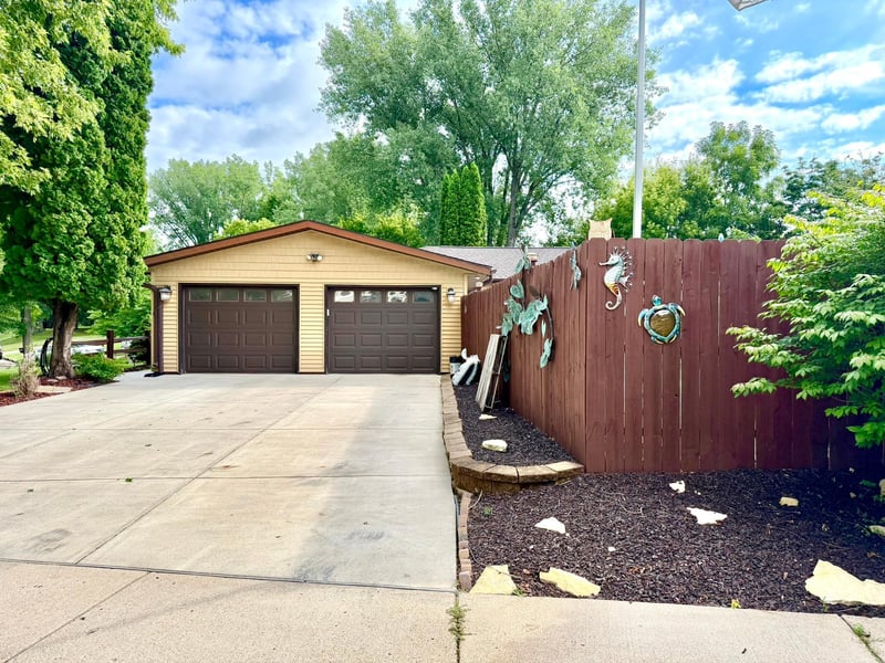 2326 Hallquist Ave, Red Wing, MN 55066