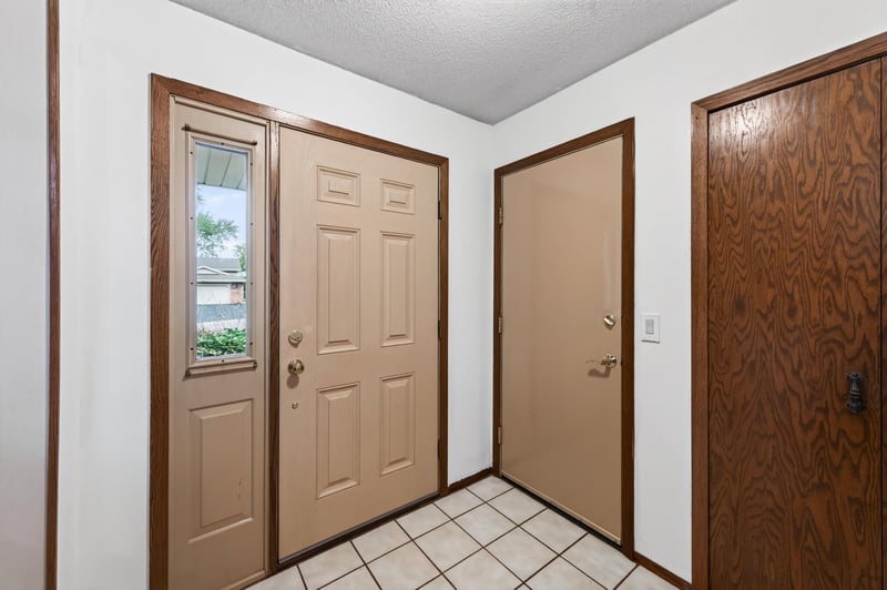 8715 North Brook Ave N, Brooklyn Park, MN 55428