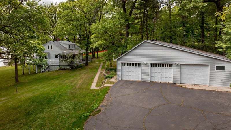 15307 Pine Shores Rd, Brainerd, MN 56401