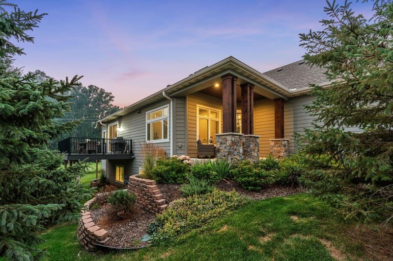 2519 Condon Ct, Mendota Heights, MN 55120