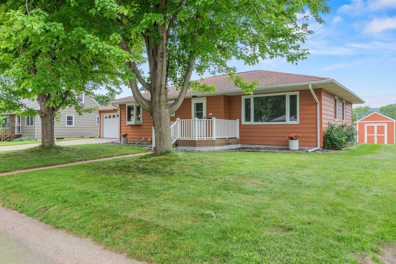 317 Emherst St, Winona, MN 55987