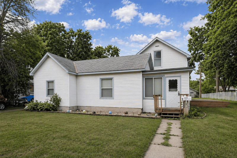 626 6th St W, Hastings, MN 55033