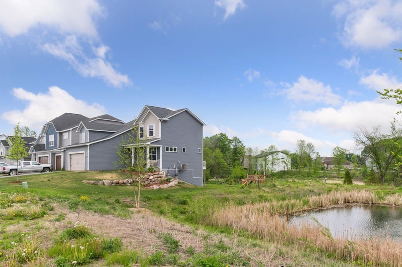 1049 Fabel Ln, Waconia, MN 55387