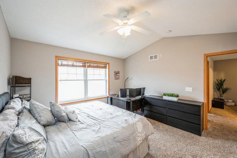 5038 Everest Ln N, Plymouth, MN 55446