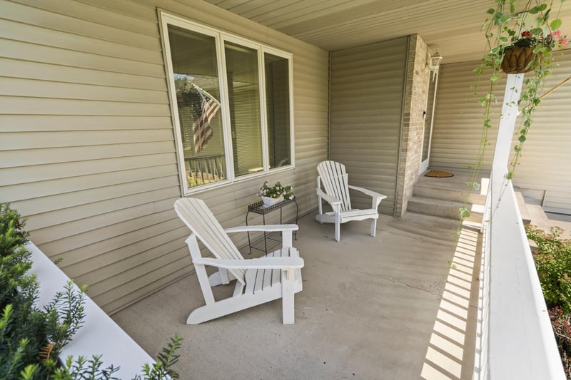 2537 Southcrest Ave E, Maplewood, MN 55119