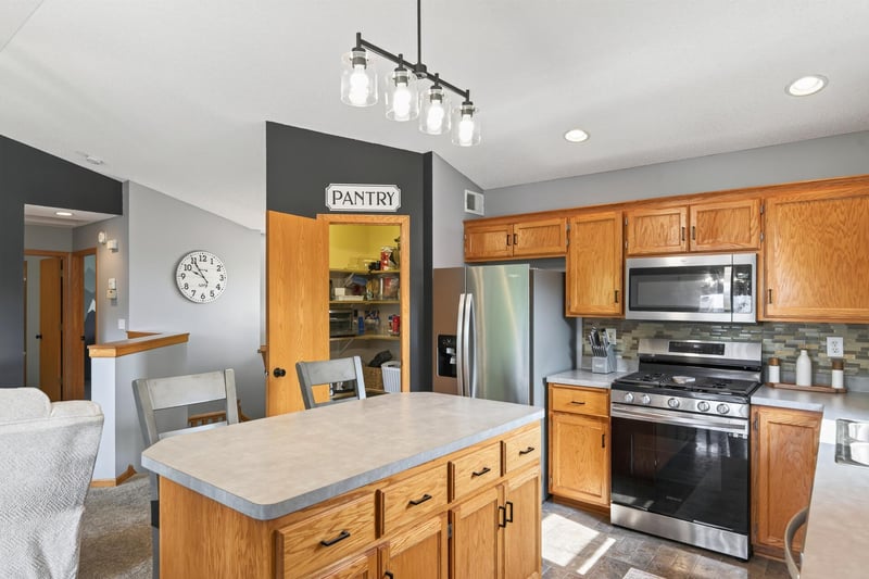 796 Park Brook Rd NW, Isanti, MN 55040