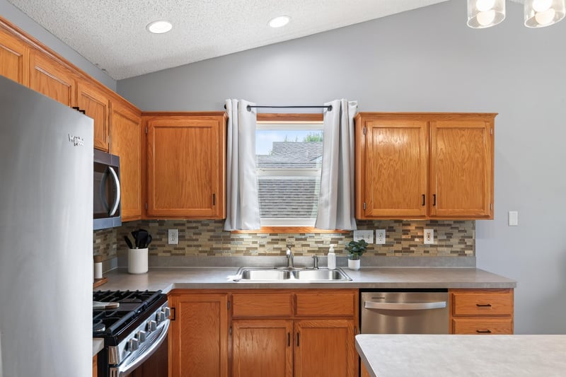 796 Park Brook Rd NW, Isanti, MN 55040