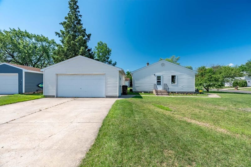 2714 Diane Ln, Hibbing, MN 55746