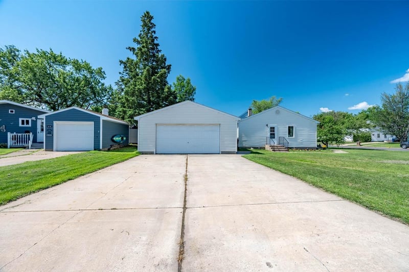 2714 Diane Ln, Hibbing, MN 55746