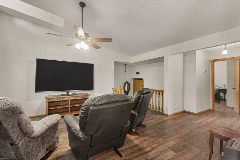 5626 N Innsbruck Ct, Fridley, MN 55432