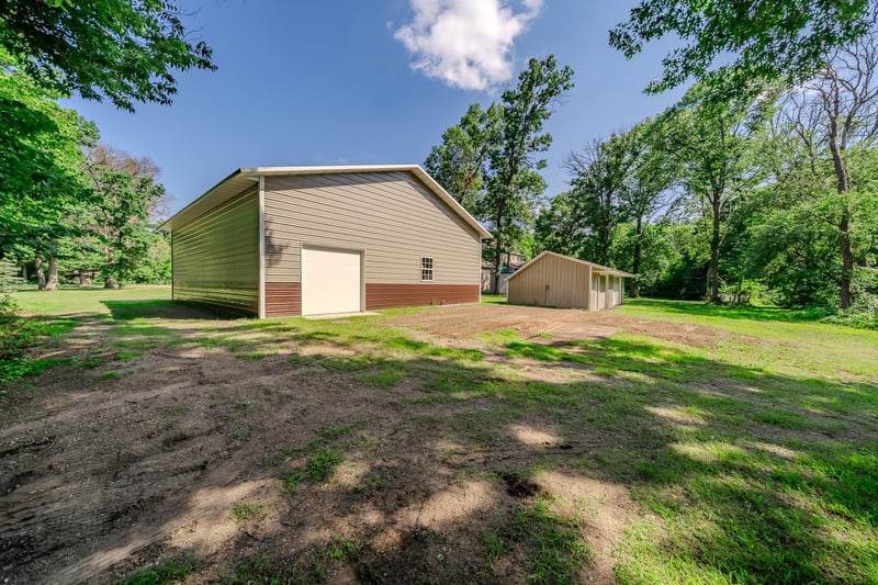 8750 E Beatrice Dr, Clear Lake, MN 55319