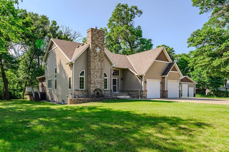8750 E Beatrice Dr, Clear Lake, MN 55319