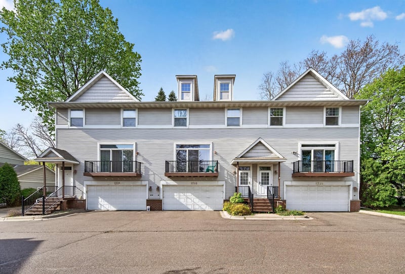 2735 Century Ct, White Bear Lake, MN 55110