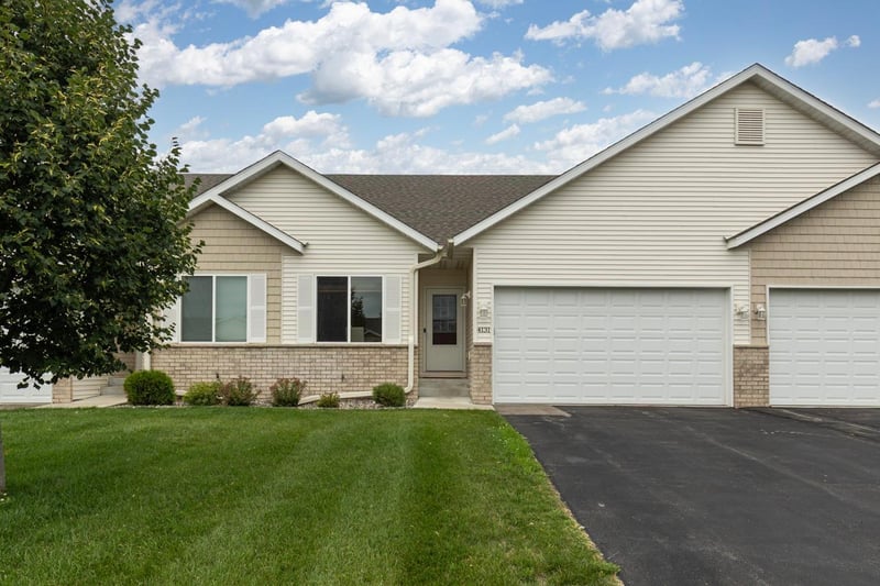 4131 Blakewood Dr, Shakopee, MN 55379