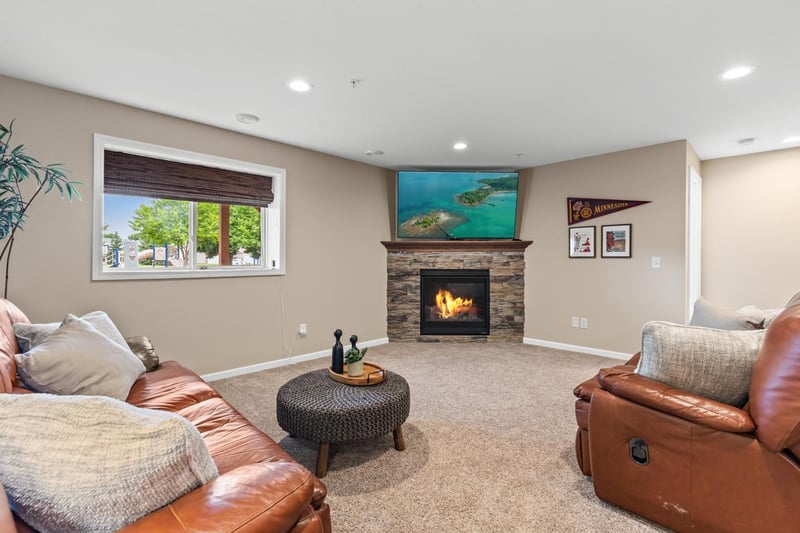4131 Blakewood Dr, Shakopee, MN 55379