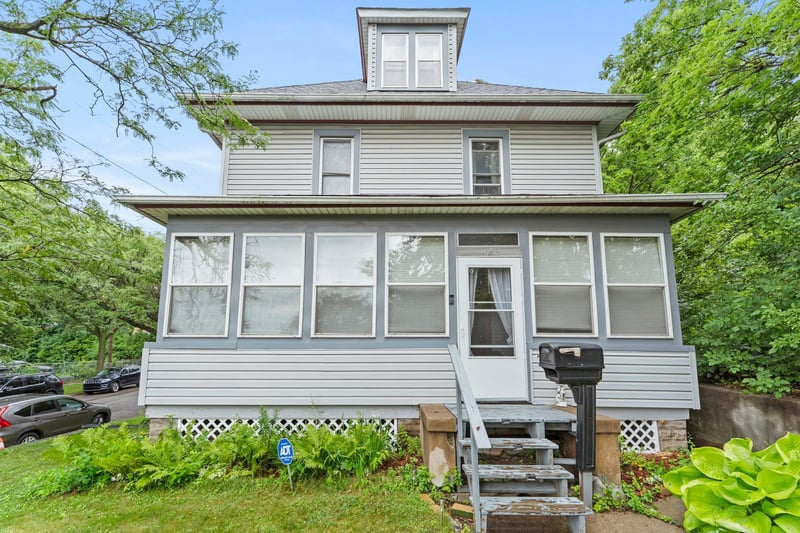 1053 Jessie St, Saint Paul, MN 55130