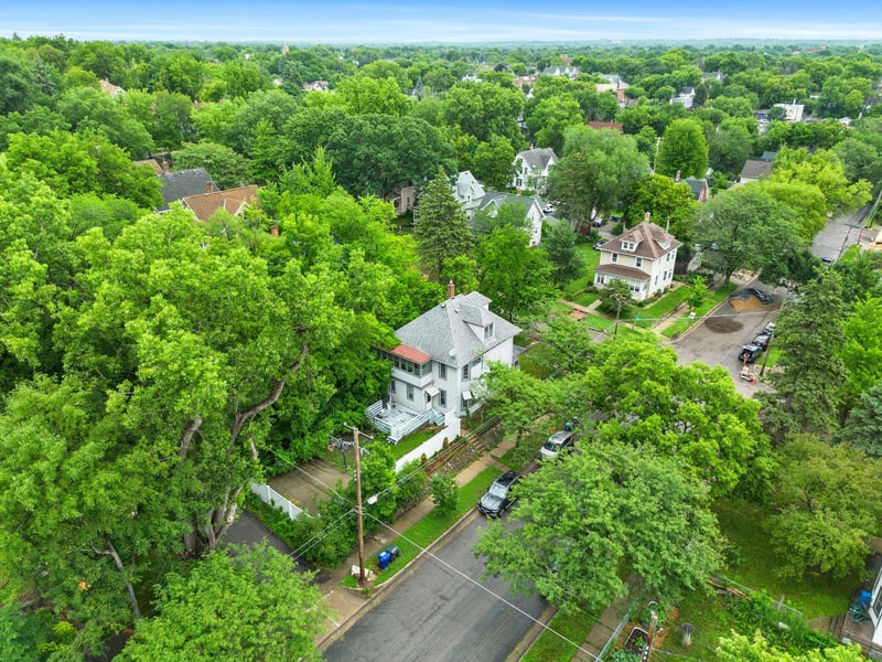 1053 Jessie St, Saint Paul, MN 55130