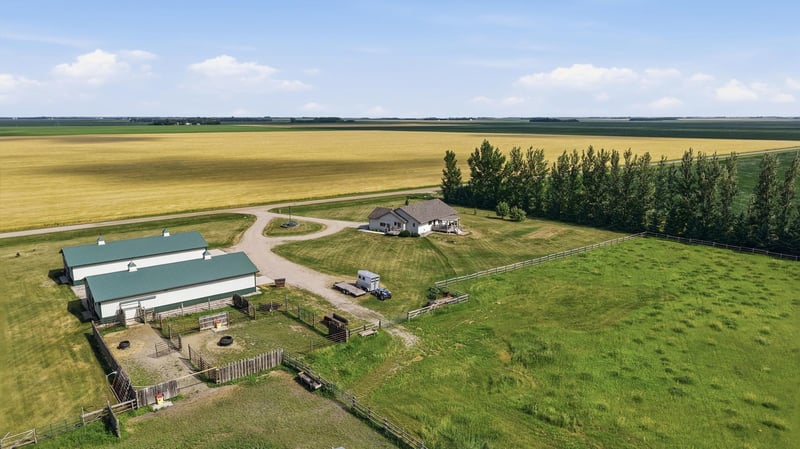 10085 28th St S, Moorhead, MN 56560