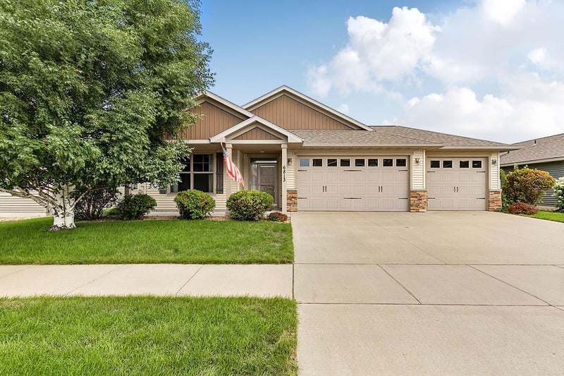 6813 Northwood Ln, Saint Cloud, MN 56303